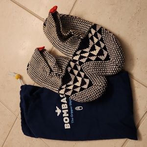 Bombas Women's gripper slippers. NWOT. Size M.